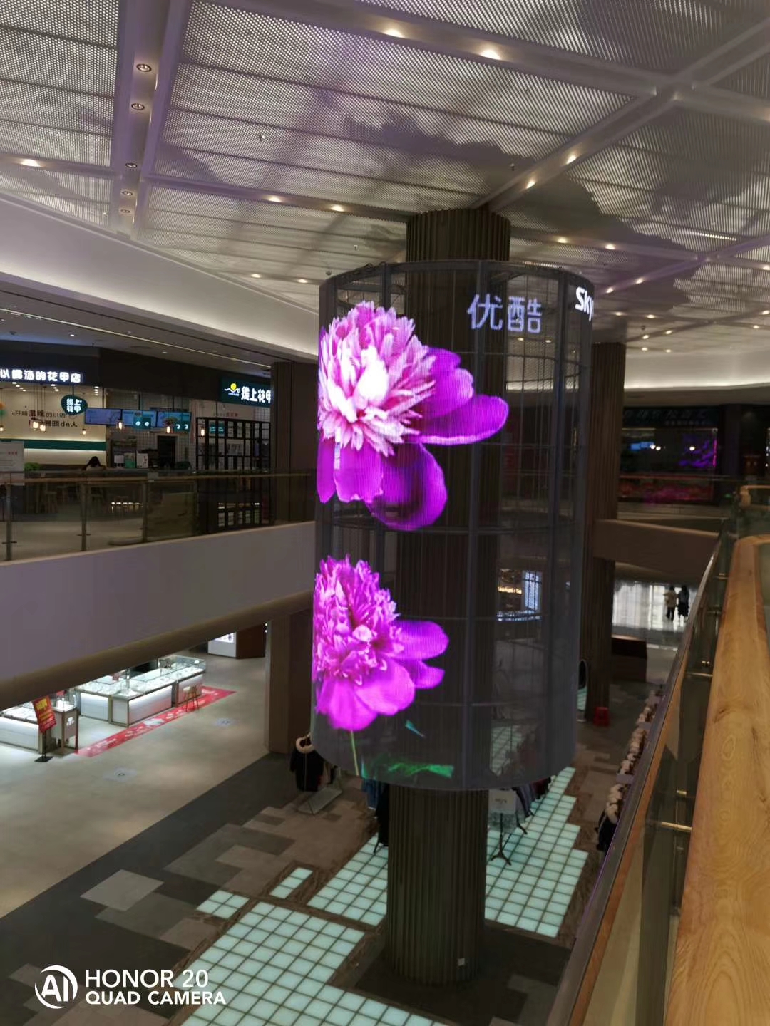 深圳晶兰特公司为您介绍LED弧形屏的做法是怎么样的？